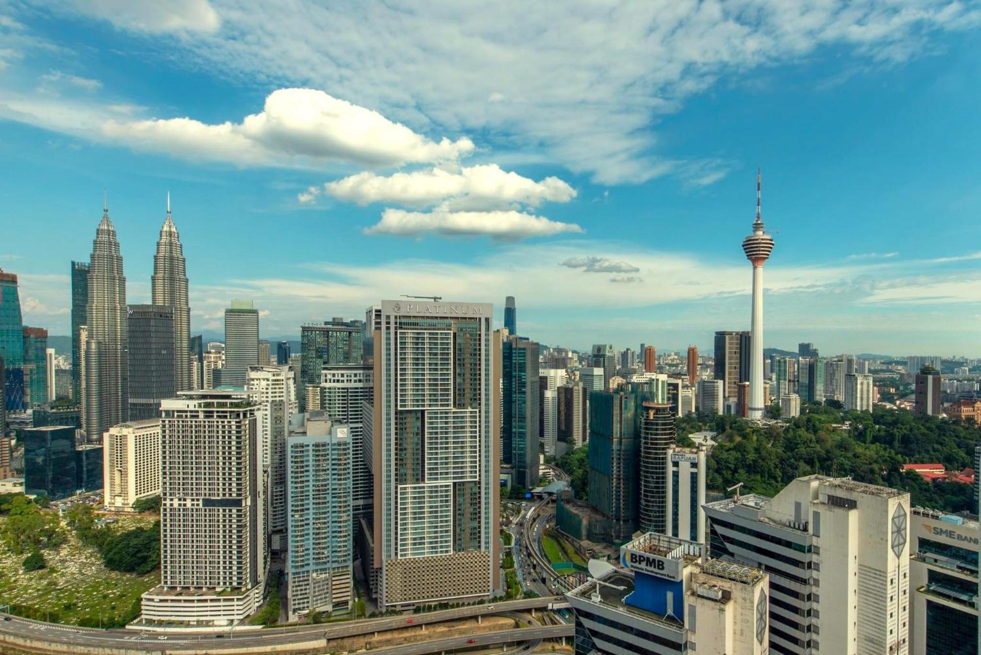 The Luxe Suites Klcc By Cozy Stay Kuala Lumpur Exterior photo